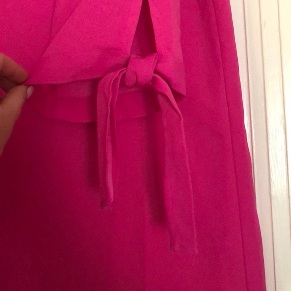 NWOT pink dress with bow detail at the elbow! - Picture 2 of 2